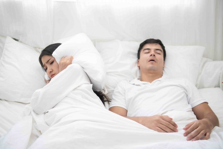 Imagem destaque artigo "Ronco no Homem e Mulher" - Artigo Orthoclin